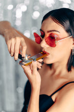 Load image into Gallery viewer, Gold Mini Genius Pipe