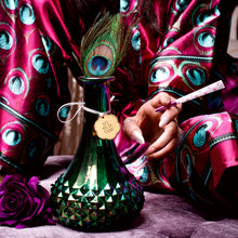 Load image into Gallery viewer, Aurora Vase Bong